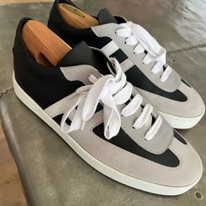 Hermes Boomerang sneaker box included